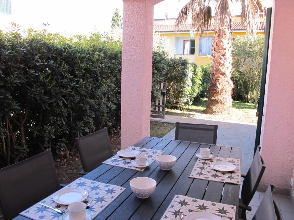 Pati o zona exterior de Holiday Home Lucerna Due-3 by Interhome