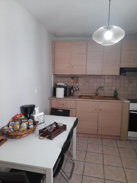 A kitchen or kitchenette at Angie's Home