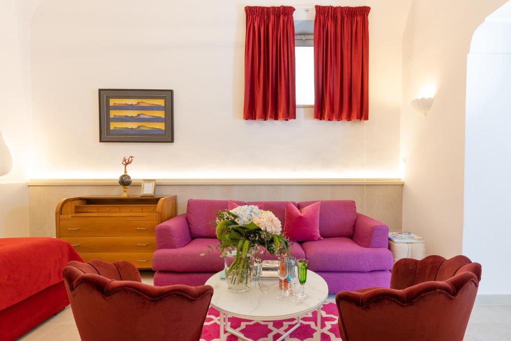 Posezení v ubytování Suite Belvedere Capri Exclusive Rooms