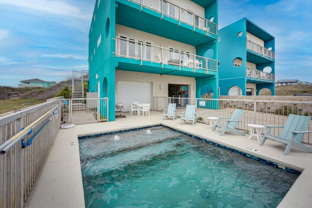 Stunning Port Aransas Beach House with Pool!, Port Aransas