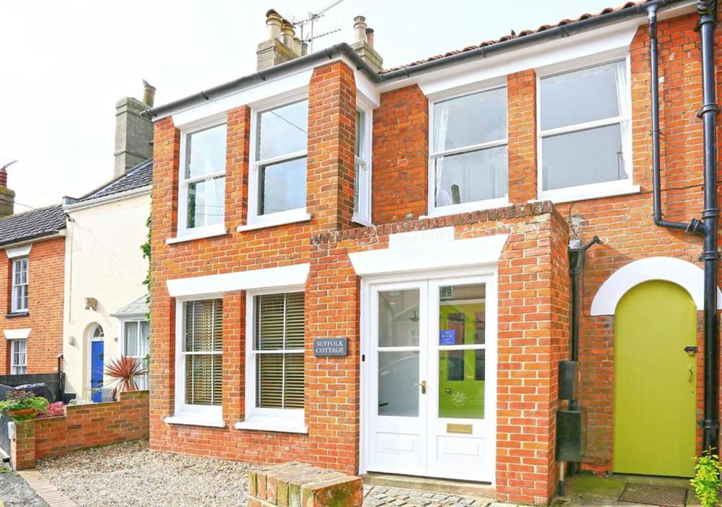 Suffolk Cottage, Southwold (updated prices 2024)