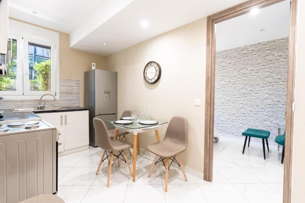 AIOLOS LUXURY alimos kalamaki market apartment 3 near the sea - One-Bedroom Apartment