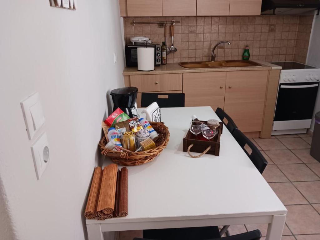 A kitchen or kitchenette at Angie's Home