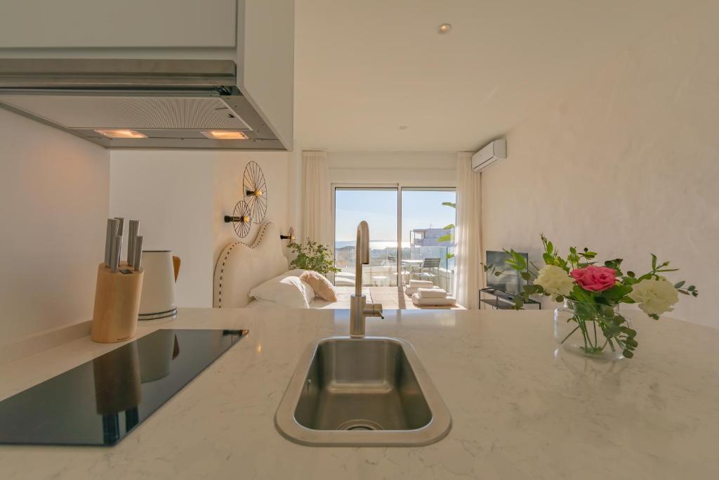 Kuchyňa alebo kuchynka v ubytovaní Whalehouse 1 - Design & Terrace - Unique!