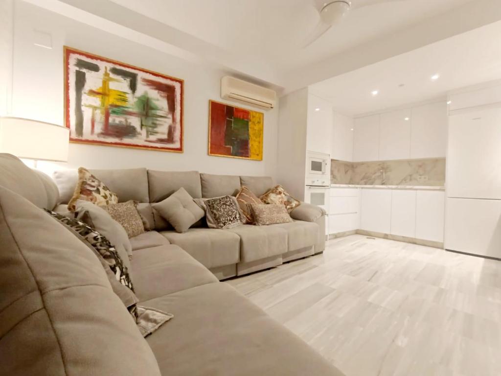 Apartamento Moderno en Triana, Seville, Spain - Booking.com