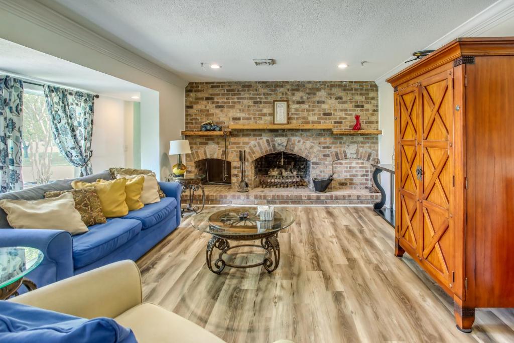 Χώρος καθιστικού στο 6 Mi to Boardwalk Myrtle Beach Golfers Retreat!
