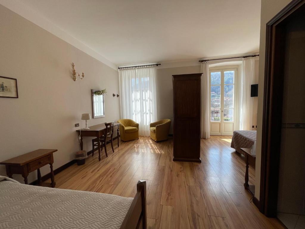 Hotel La Torre - Quadruple Room With Terrace