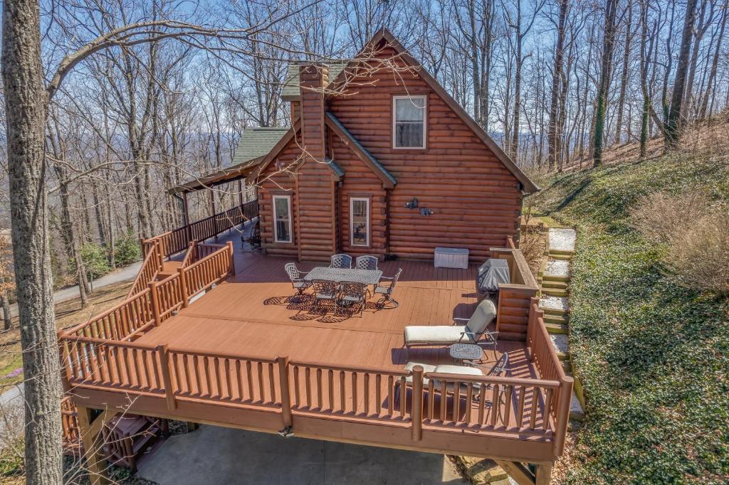 Huge Deck, Mountain Views And Pet Friendly, Tryon (updated prices 2024)
