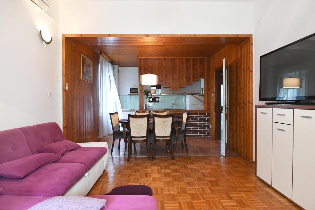 Kuchyň nebo kuchyňský kout v ubytování Apartmani Erna