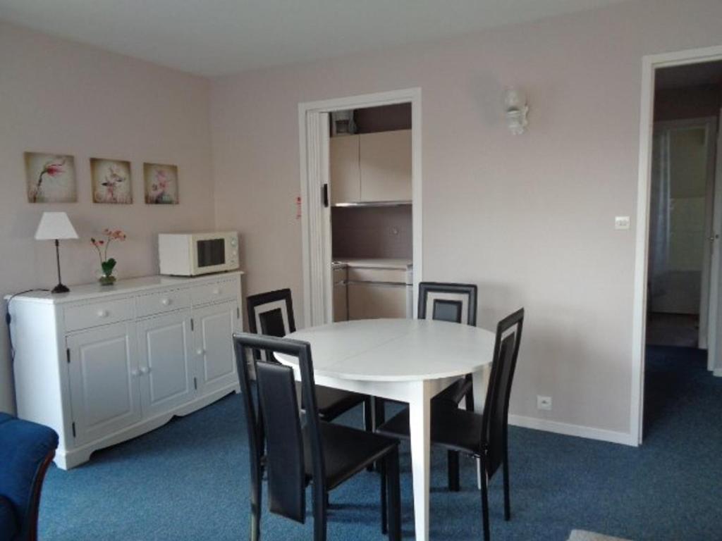 Fotografia z galérie ubytovania Appartement à deux pas de la mer avec balcon plein sud et parking privatif - FR-1-672-24 v destinácii Merlimont