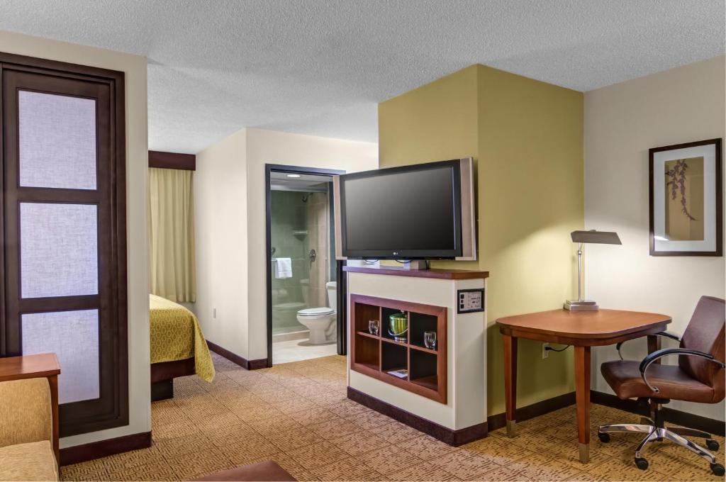 Hyatt Place Fort Lauderdale Cruise Port & Convention Center - King Room With Sofa Bed