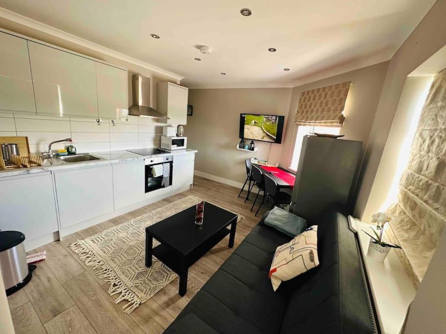 Modern and Luxurious in London, Ickenham (updated prices 2024)