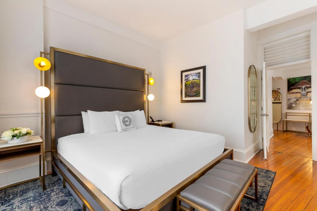 Hotel Gibbs Downtown Riverwalk photo