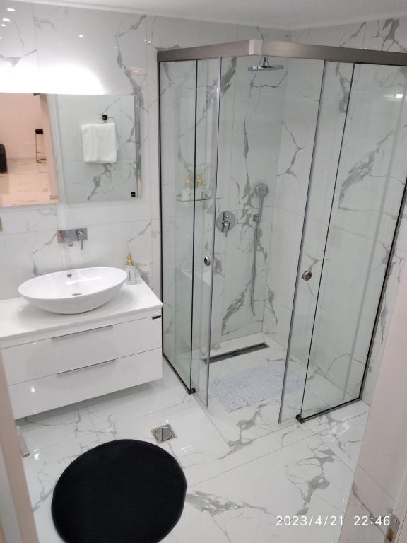 Despina's Palace apt downtown - 15