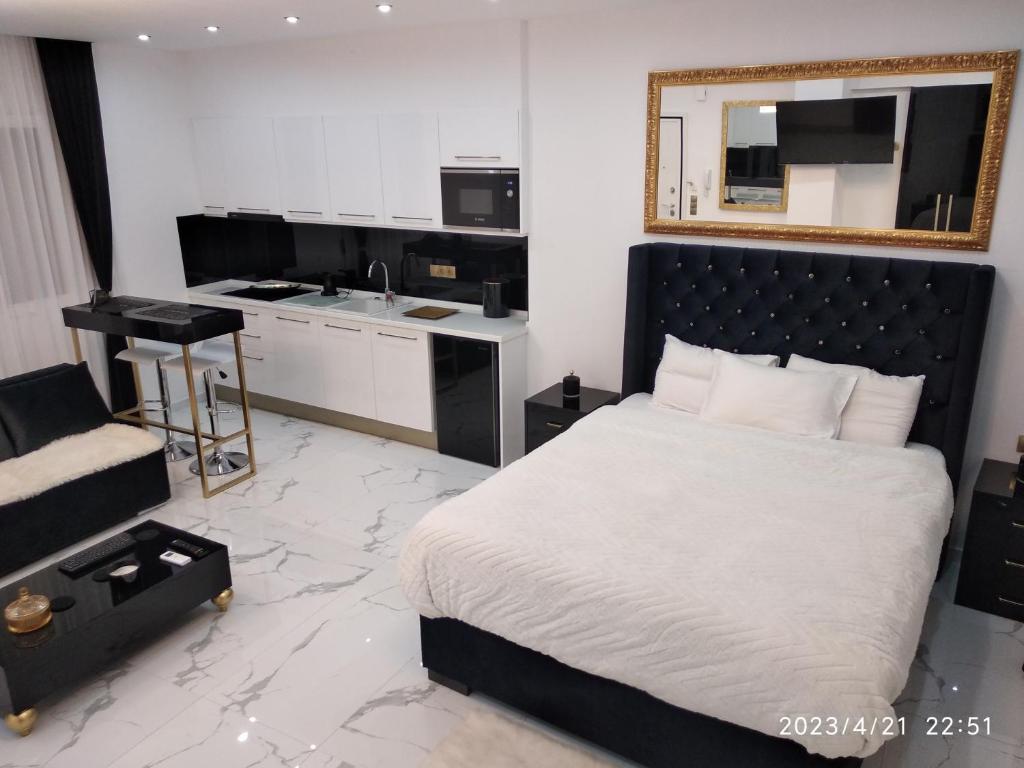 Despina's Palace apt downtown - 2