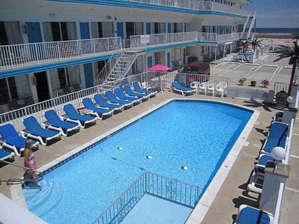 Bazén v ubytování Apollo Motel nebo v jeho okolí