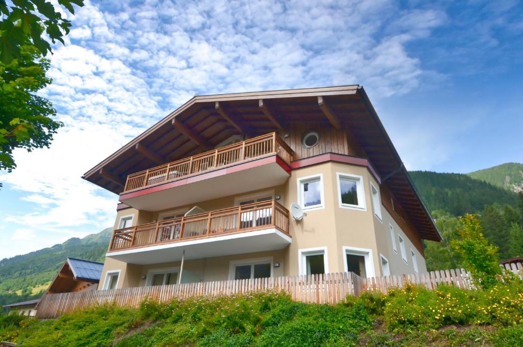 Nespecifikovaný výhled na hory nebo výhled na hory při pohledu z apartmánu