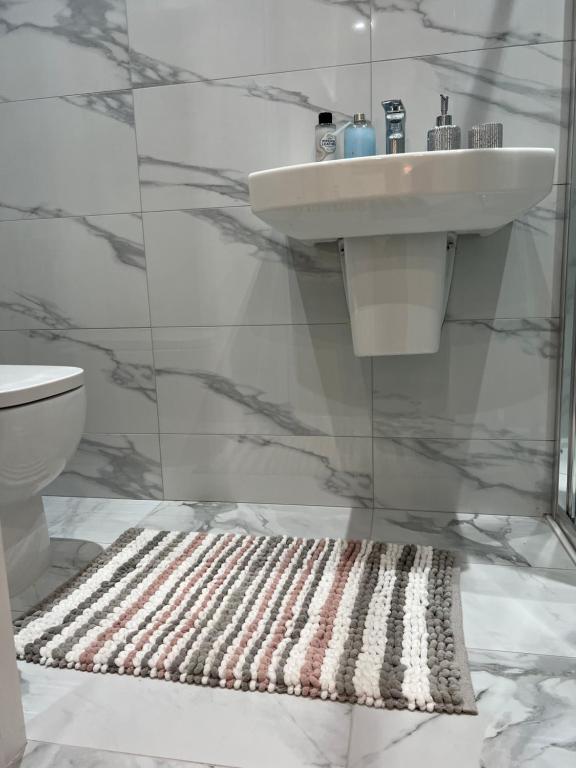 Grand Bleu - London - Next to Piccadilly Line Tube Station & Brand New Facilities - Resim 14