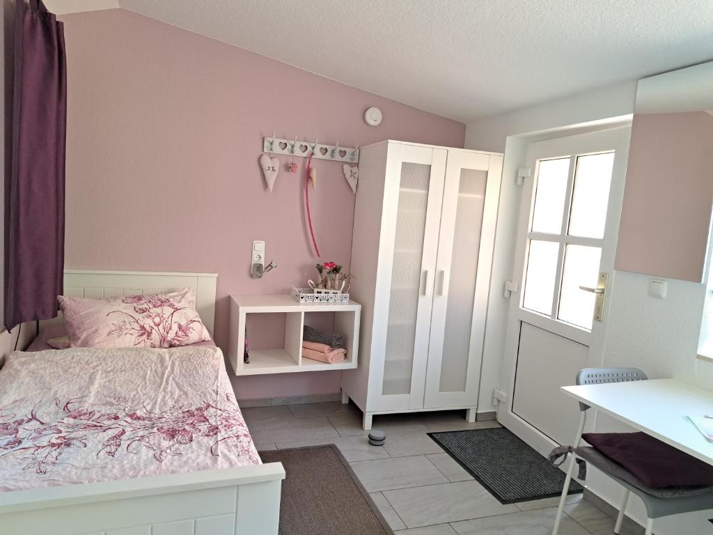 Pension am Schäferbrink - Single Room With Shared Bathroom