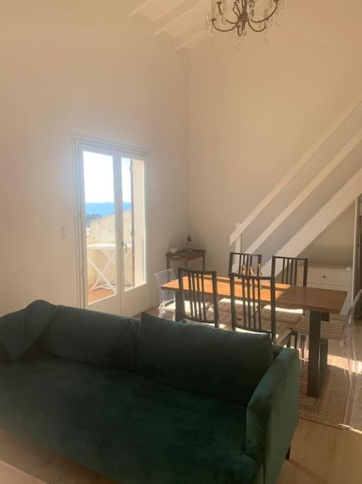 Zdjęcie z galerii obiektu Location saisonnière Rive sud - 6 personnes - vue panoramique mer w mieście Pietrosella