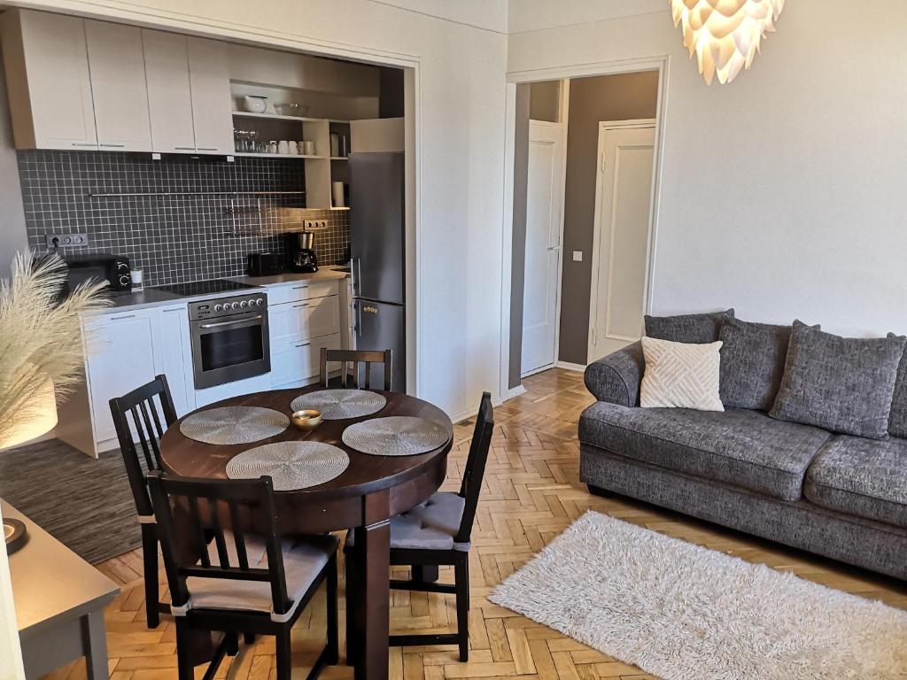 Gonsiori 3 Tenors Apartment photo