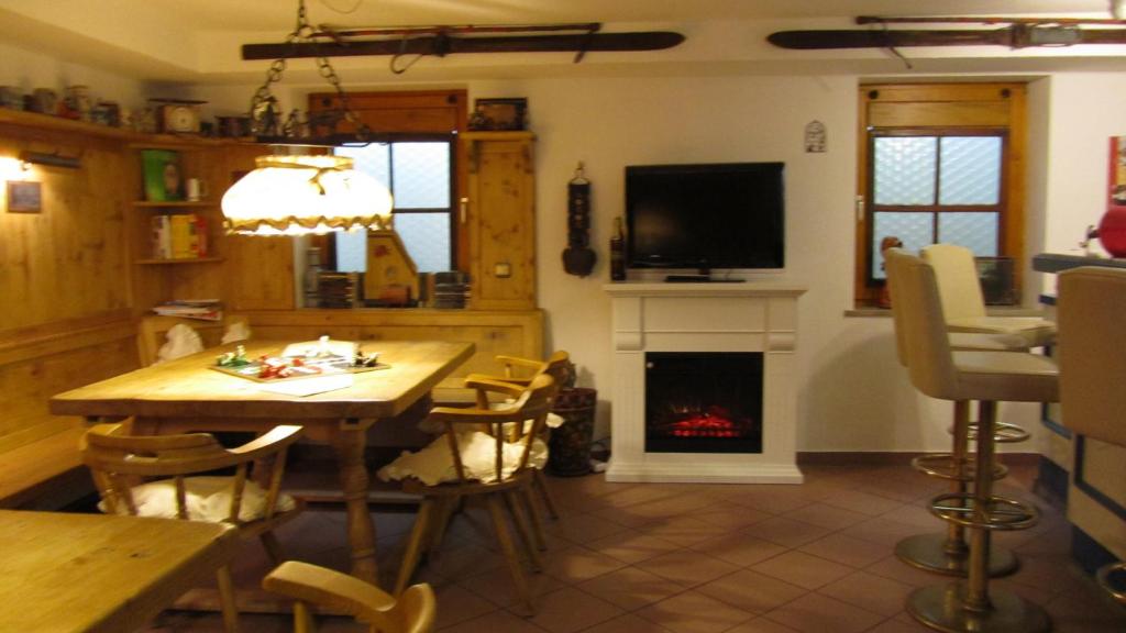 TV a/nebo společenská místnost v ubytování Hotel Antonia