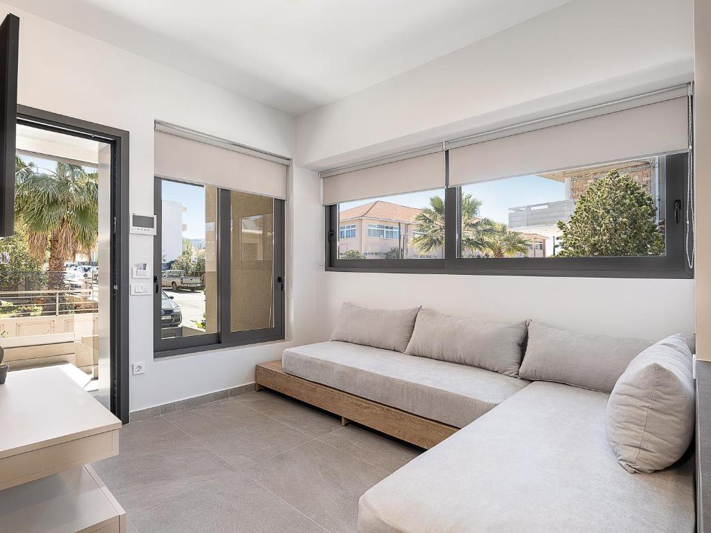 A seating area at Casa D'Irene Apts