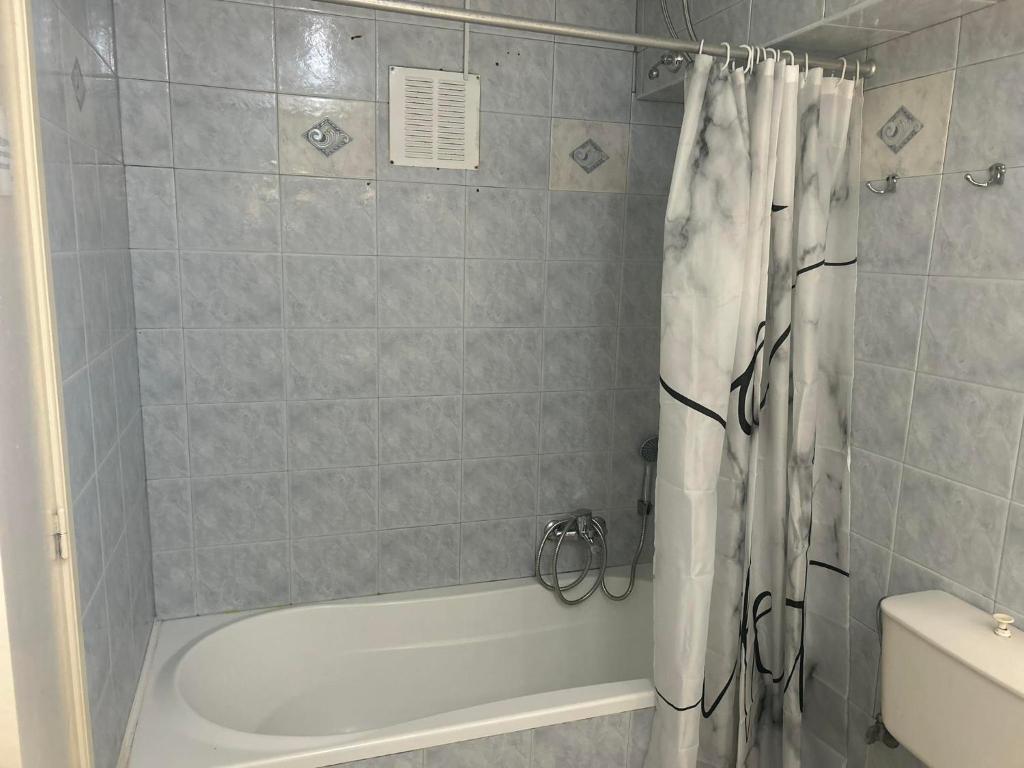 Koupelna v ubytování New Lindos Studio 45 renovated