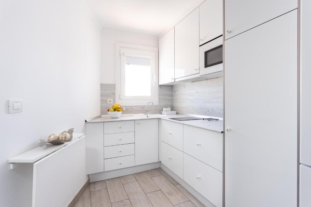 Kuchyň nebo kuchyňský kout v ubytování 3 apartments 50m from the Las Americas Promenade with heated pool