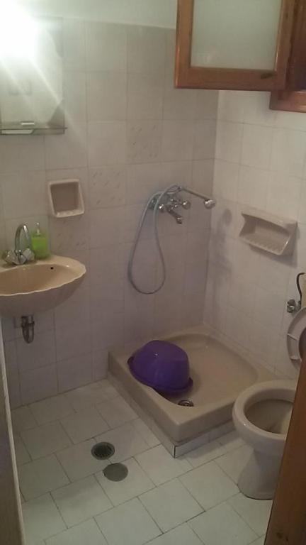 Koupelna v ubytování LITHERI-Studios&Apartment