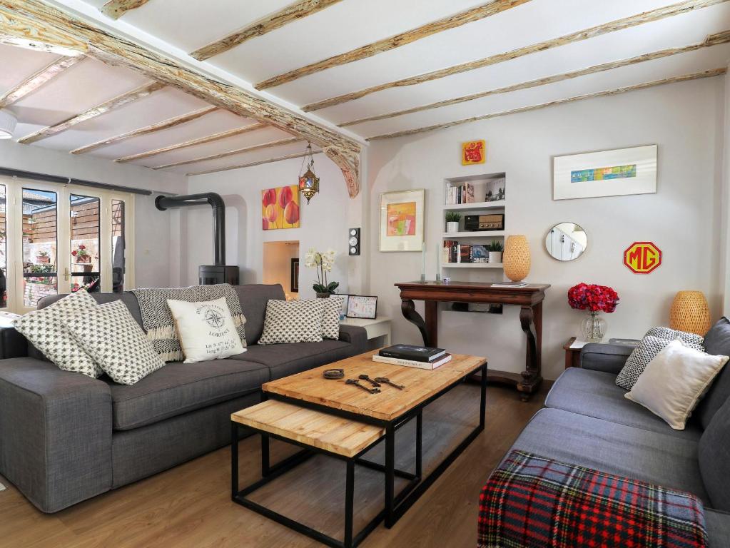 Khu vực ghế ngồi tại Limanaki Villa