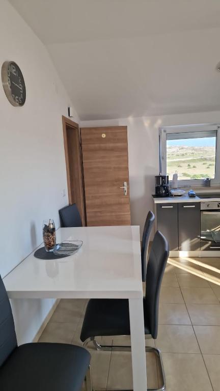 Fotografie z fotogalerie ubytování Apartmani Ivan v destinaci Rtina