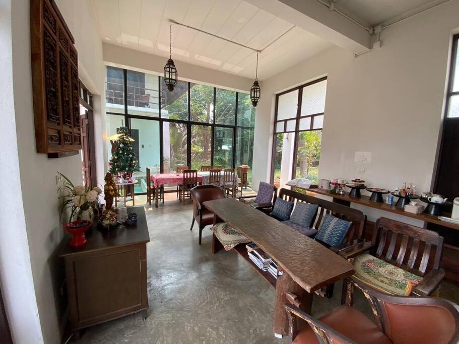 Posezení v ubytování Private Villa88 Groups & families in Chiang Mai