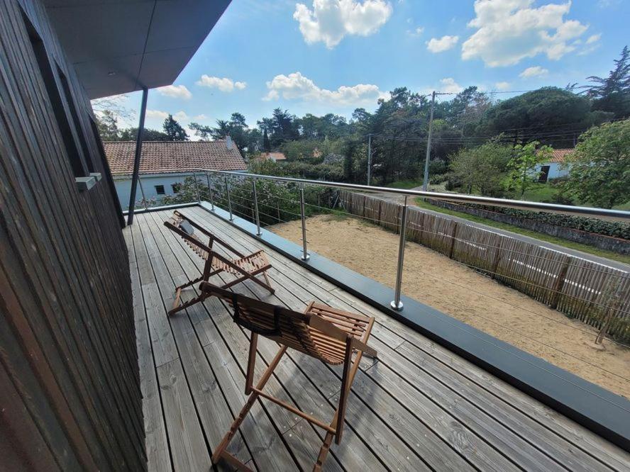 Balkón alebo terasa v ubytovaní JOLIE MAISON BOIS 8 à 10 personnes