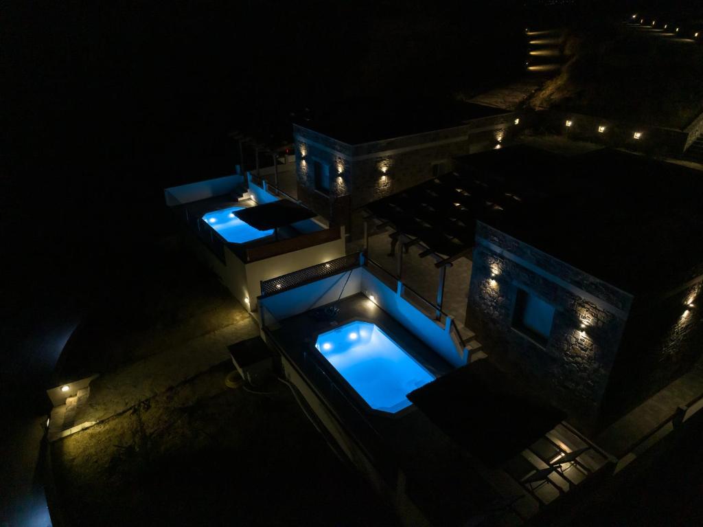 The swimming pool at or close to Apartments Kalaitzakis with private pool