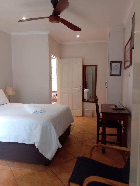 Postel nebo postele na pokoji v ubytování Botleng Guest House