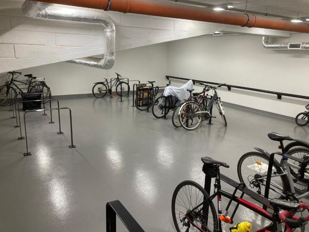Posilňovňa alebo fitness centrum v ubytovaní Green Apartament City Center