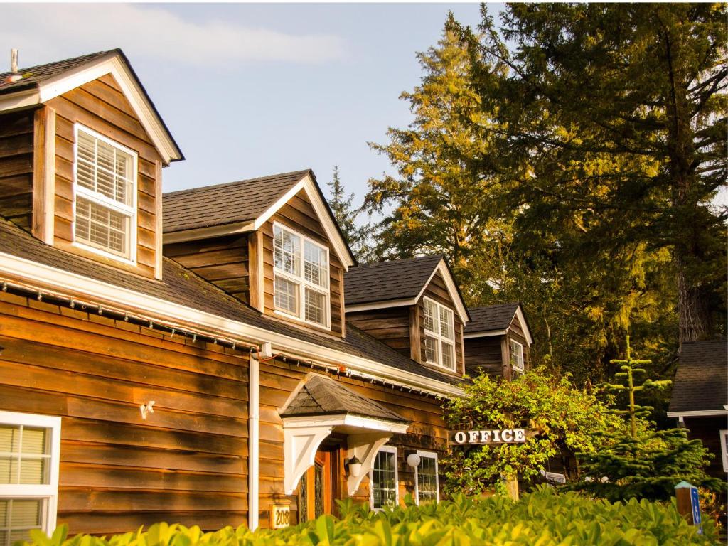 Gallery image of Ecola Creek Lodge in Cannon Beach