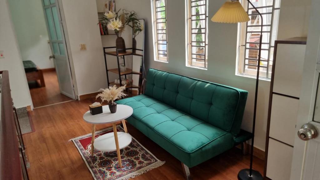 Χώρος καθιστικού στο Cozy Central House
