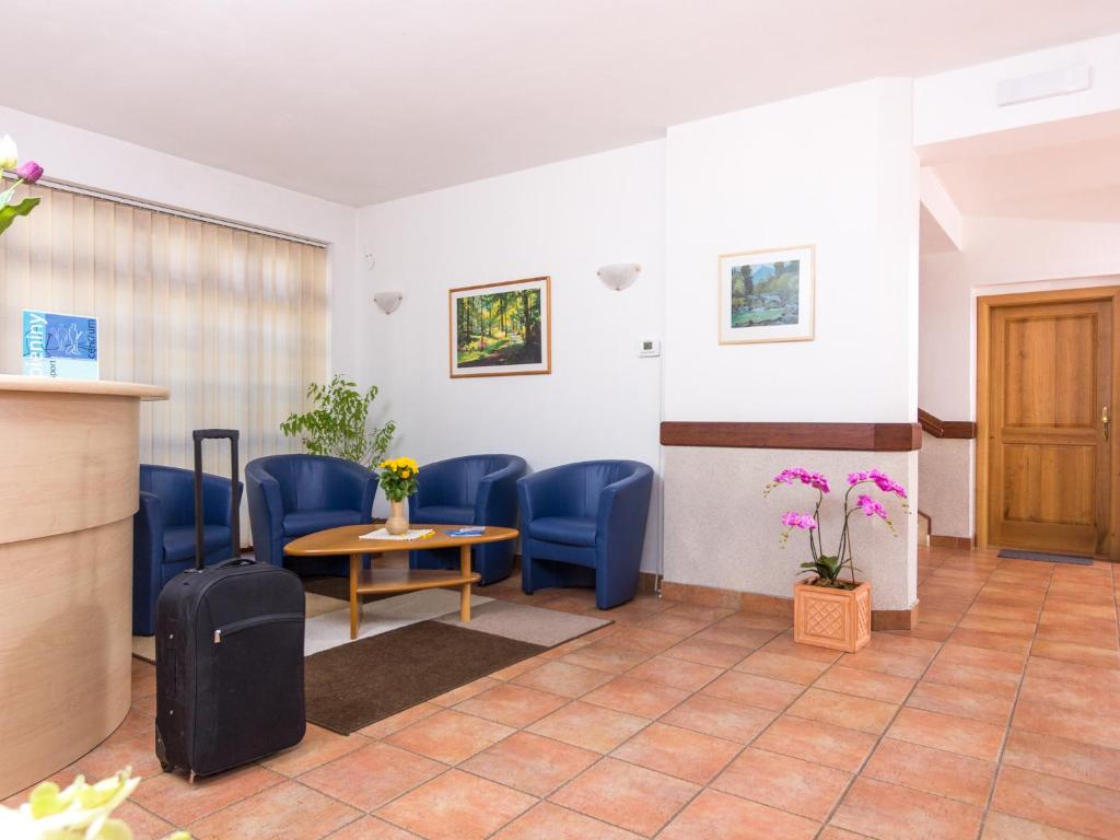 A seating area at Villa Tatry Stola