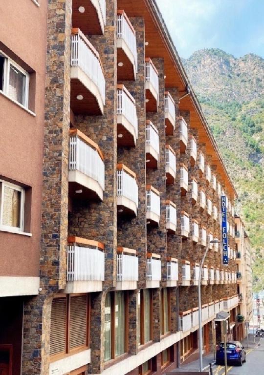 Nespecifikovaný výhled na hory nebo výhled na hory při pohledu z hotelu