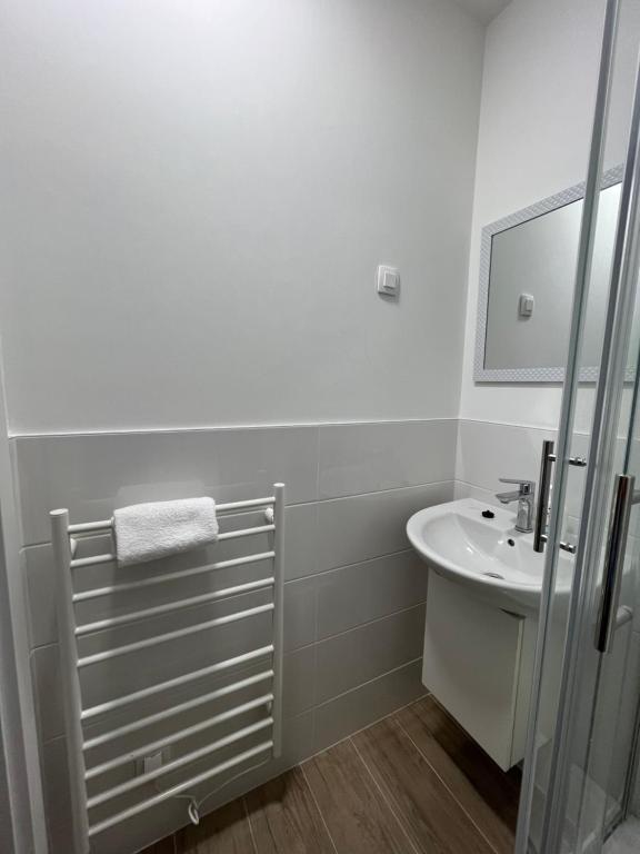 Noble Studio Apartments - 4