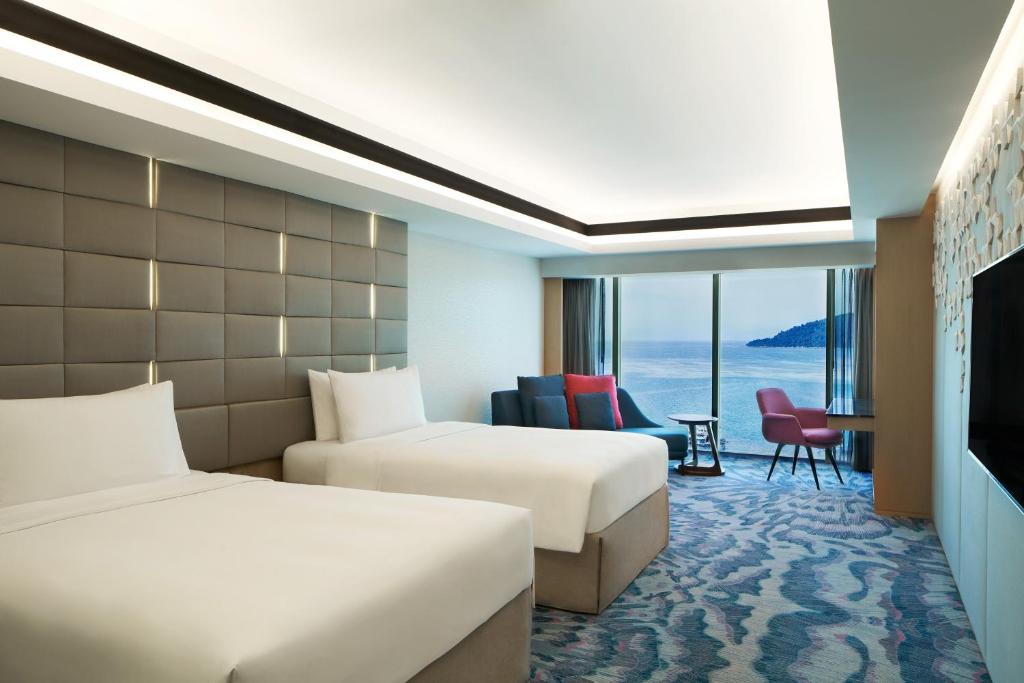 Le Meridien Kota Kinabalu - 2 Twin Bed With Sea View