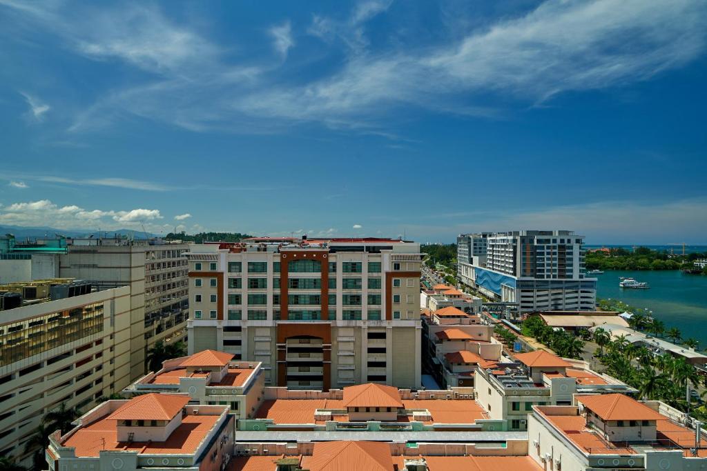 Le Meridien Kota Kinabalu - 2 Twin Bed With City View - Club Lounge Access