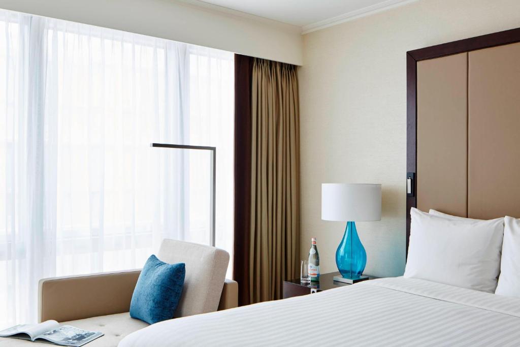 London Marriott Hotel Canary Wharf - Superior King Room - Quayside