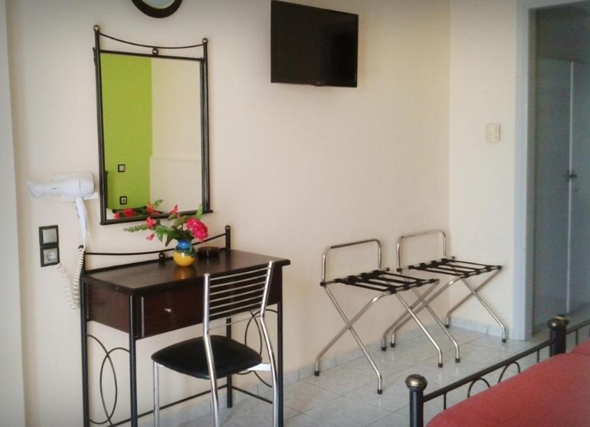 TV a/nebo společenská místnost v ubytování Evelin hotel