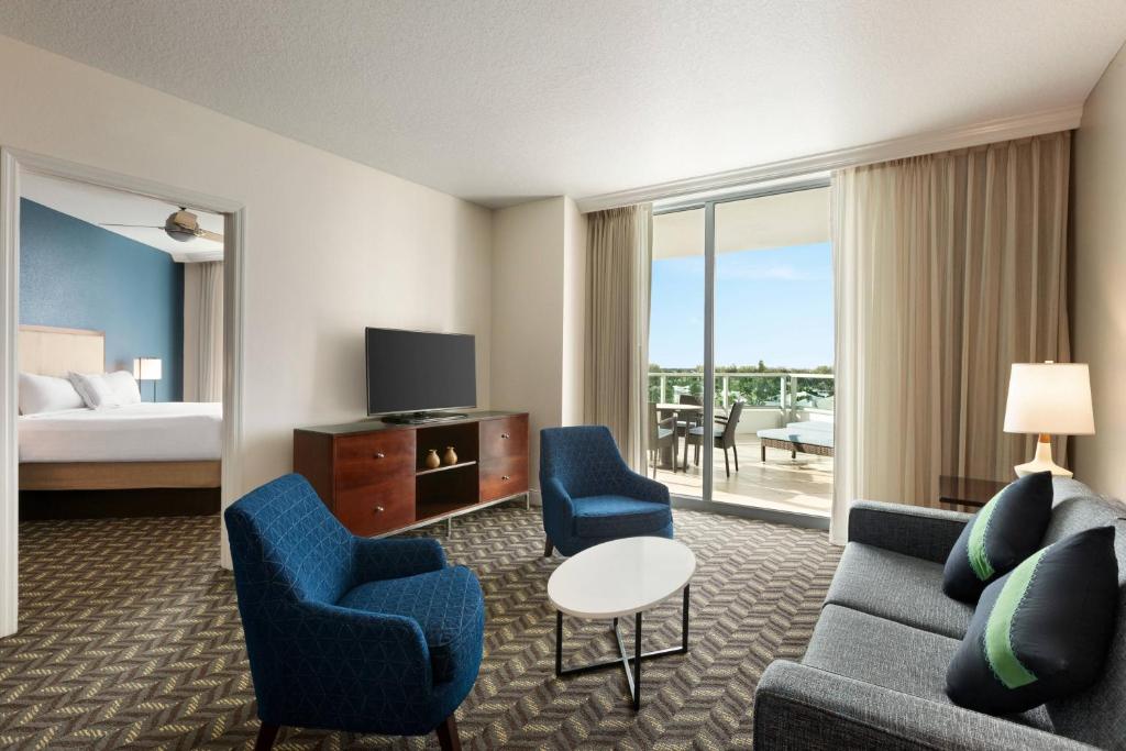 TV a/nebo společenská místnost v ubytování Residence Inn by Marriott Fort Lauderdale Intracoastal