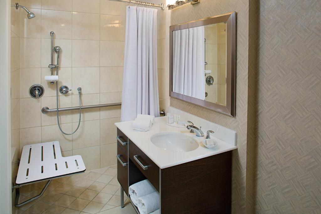 Koupelna v ubytování Residence Inn by Marriott Fort Lauderdale Intracoastal