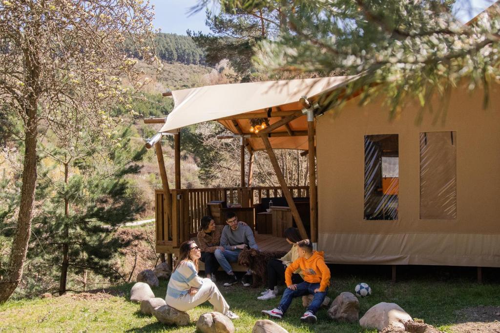 Fotografia z galérie ubytovania CAMPING RESORT LA TRAPERA v destinácii Pradoluengo