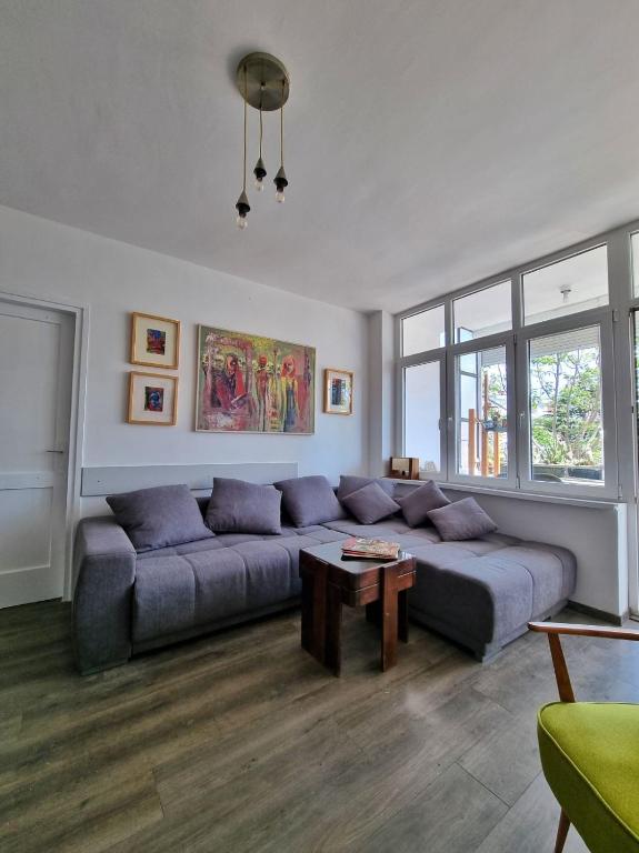 Atelje, Podgorica (precios actualizados 2024)